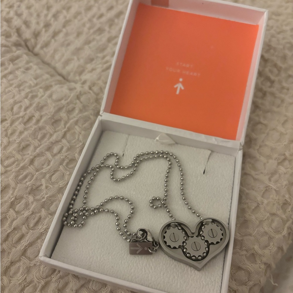 kinekt gear heart necklace